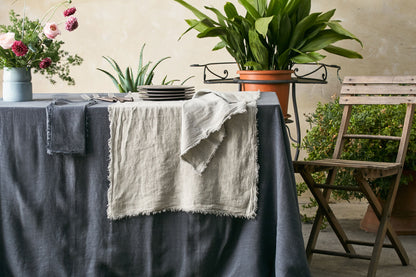 BIANCOPERLA Tovaglia in puro LINO tinto in capo 250 gr/mq con bordi sfrangiati art. CANNES