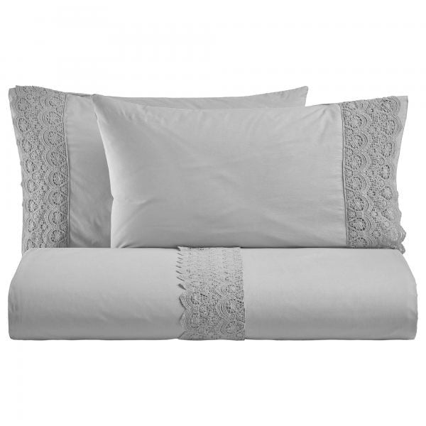 BiancoPerla PARURE COPRIPIUMINO in cotone Stone Washed con balza in macramè art. CANASTRA